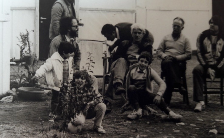 Ιδαίον, αποαρισταρά Β.Ζεβελάκη με τα δυο κορίτσια του Ν.βιδακη, Σακελλαρ΄κης με Σπύρο Ζρεβελάκη και Γιώργος Τσαϊνης δεξιά(αρχείο ΑΛΚΜΑΝ 1984)